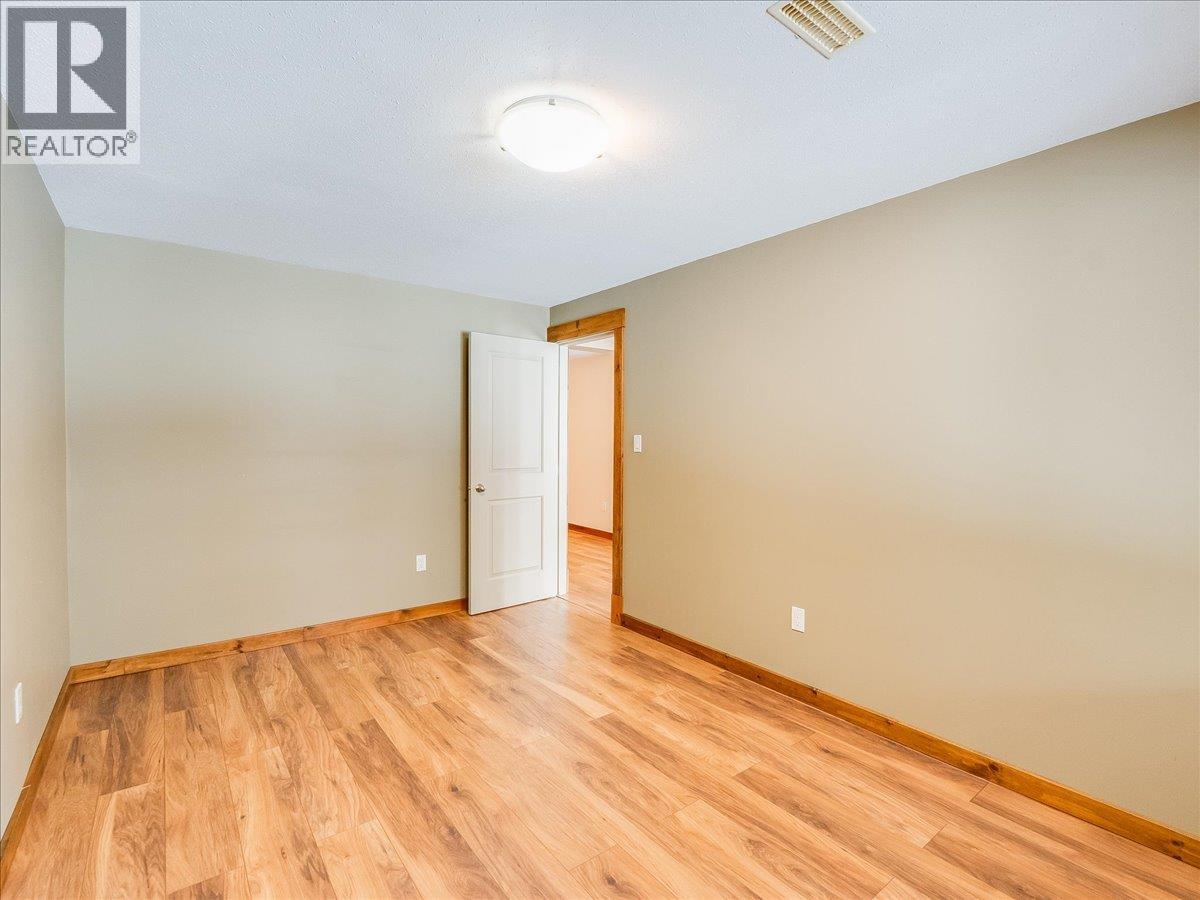 1532 Emerald Crescent, Castlegar, British Columbia  V1N 4W2 - Photo 43 - 10376320