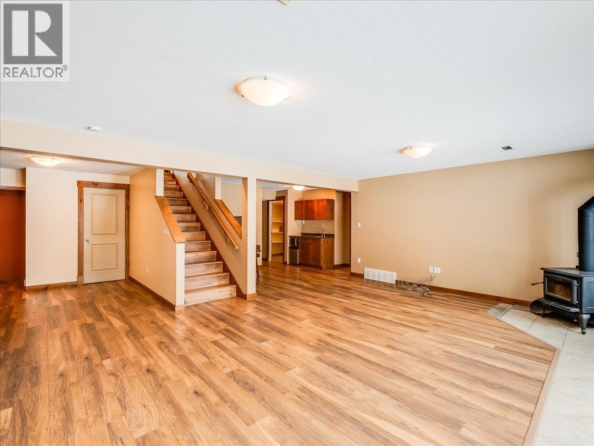 1532 Emerald Crescent, Castlegar, British Columbia  V1N 4W2 - Photo 57 - 10376320