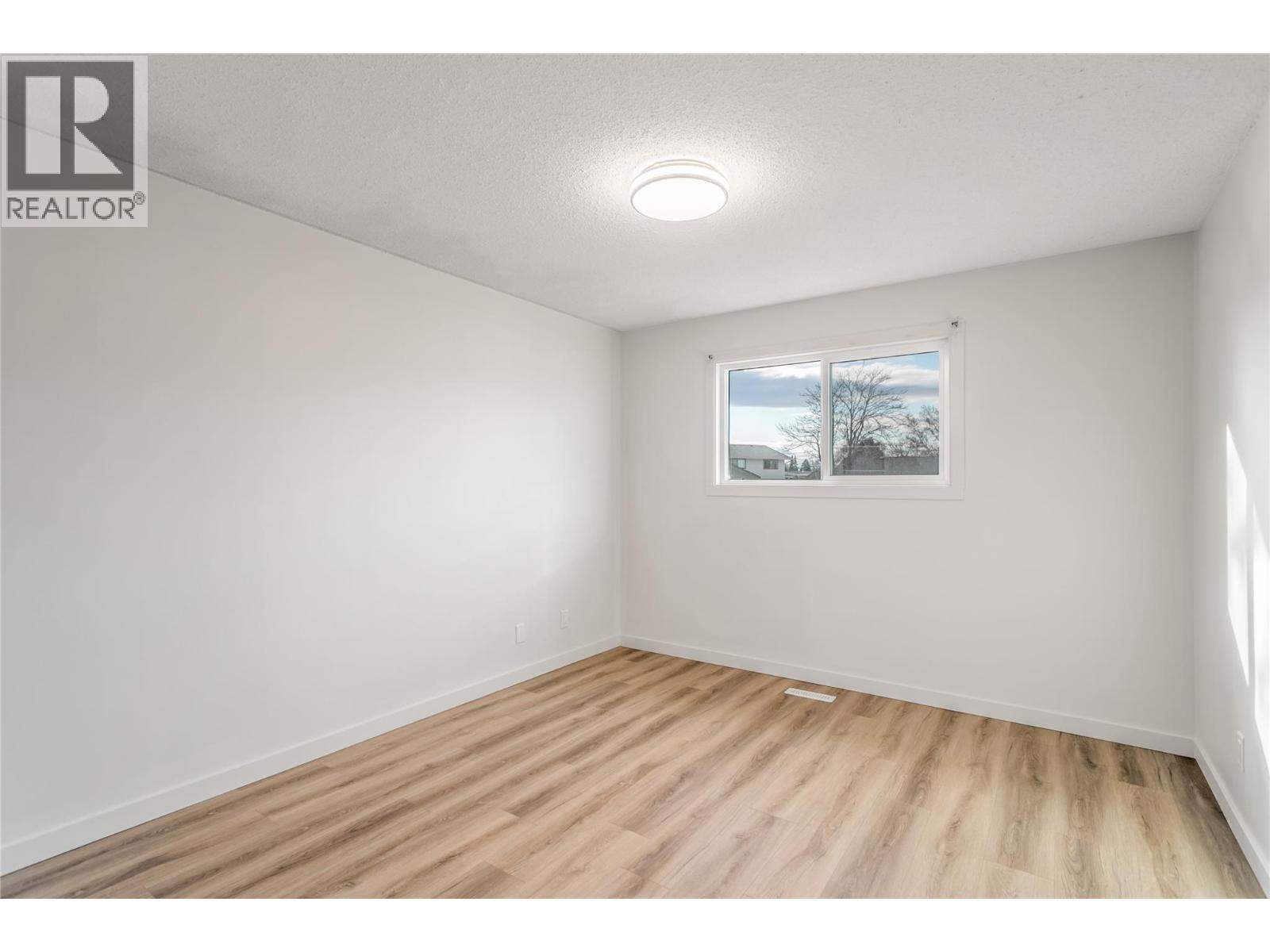 422 Rutland Road S, Kelowna, British Columbia  V1X 3A1 - Photo 10 - 10375489