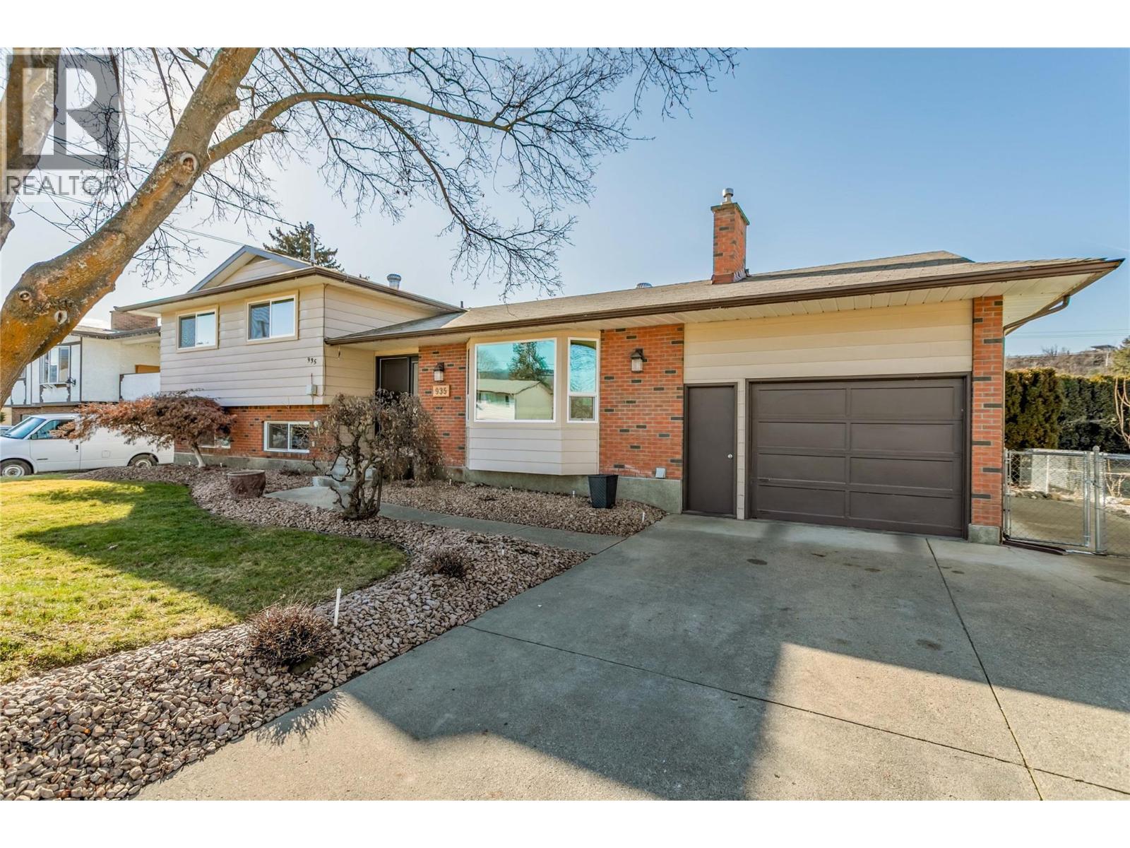 935 Hickory Road, Kelowna, British Columbia  V1X 4K8 - Photo 2 - 10374569