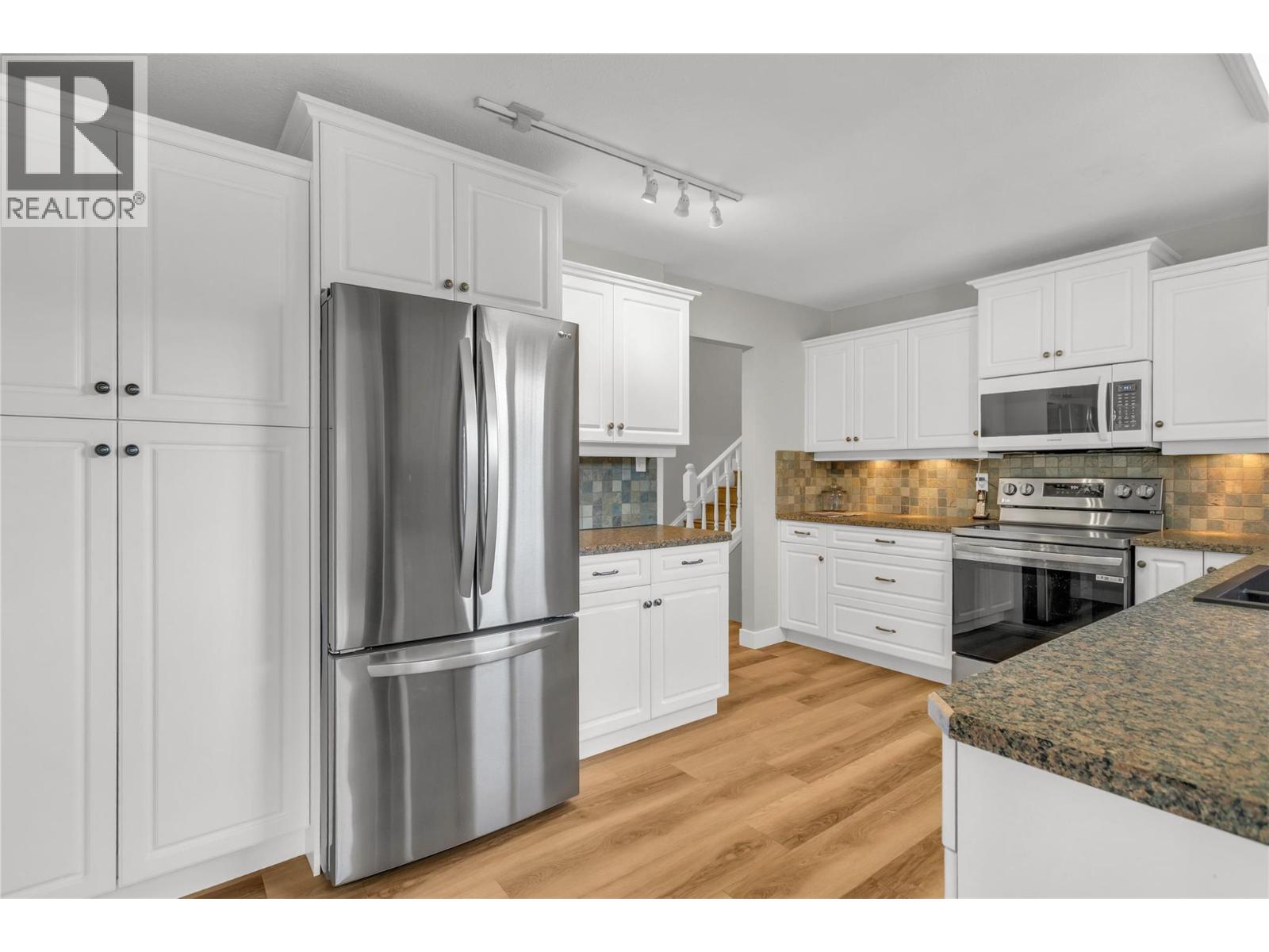 935 Hickory Road, Kelowna, British Columbia  V1X 4K8 - Photo 8 - 10374569