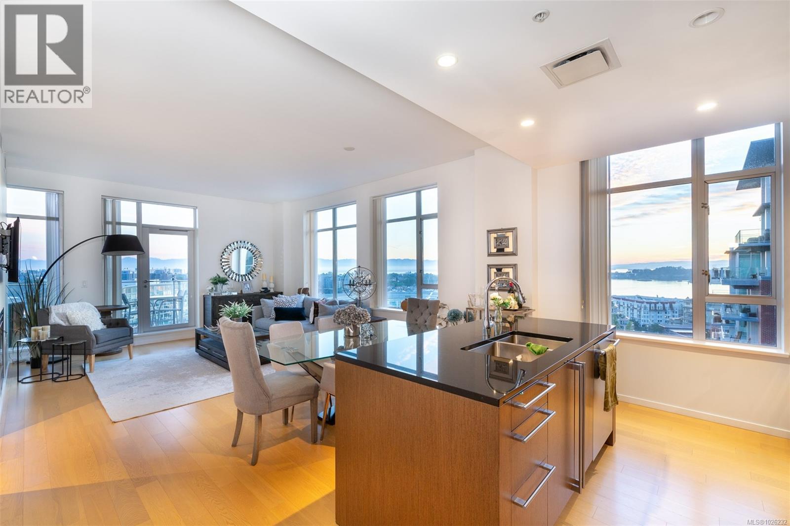 810 100 Saghalie Rd, Victoria, British Columbia  V9A 0A1 - Photo 10 - 1026232