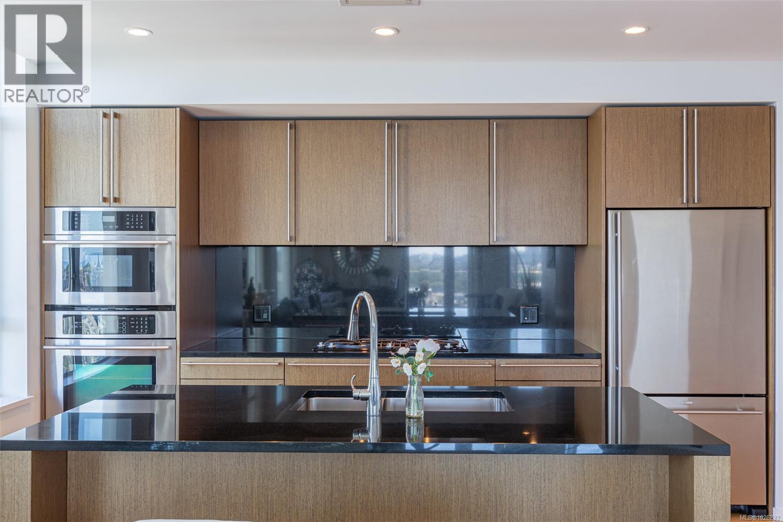 810 100 Saghalie Rd, Victoria, British Columbia  V9A 0A1 - Photo 8 - 1026232