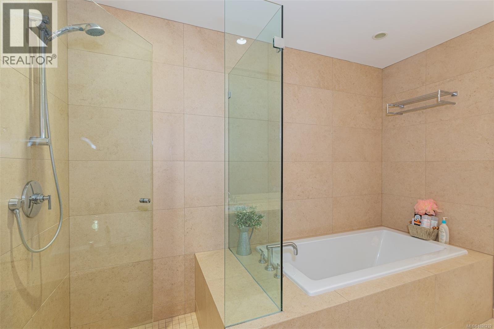 810 100 Saghalie Rd, Victoria, British Columbia  V9A 0A1 - Photo 18 - 1026232