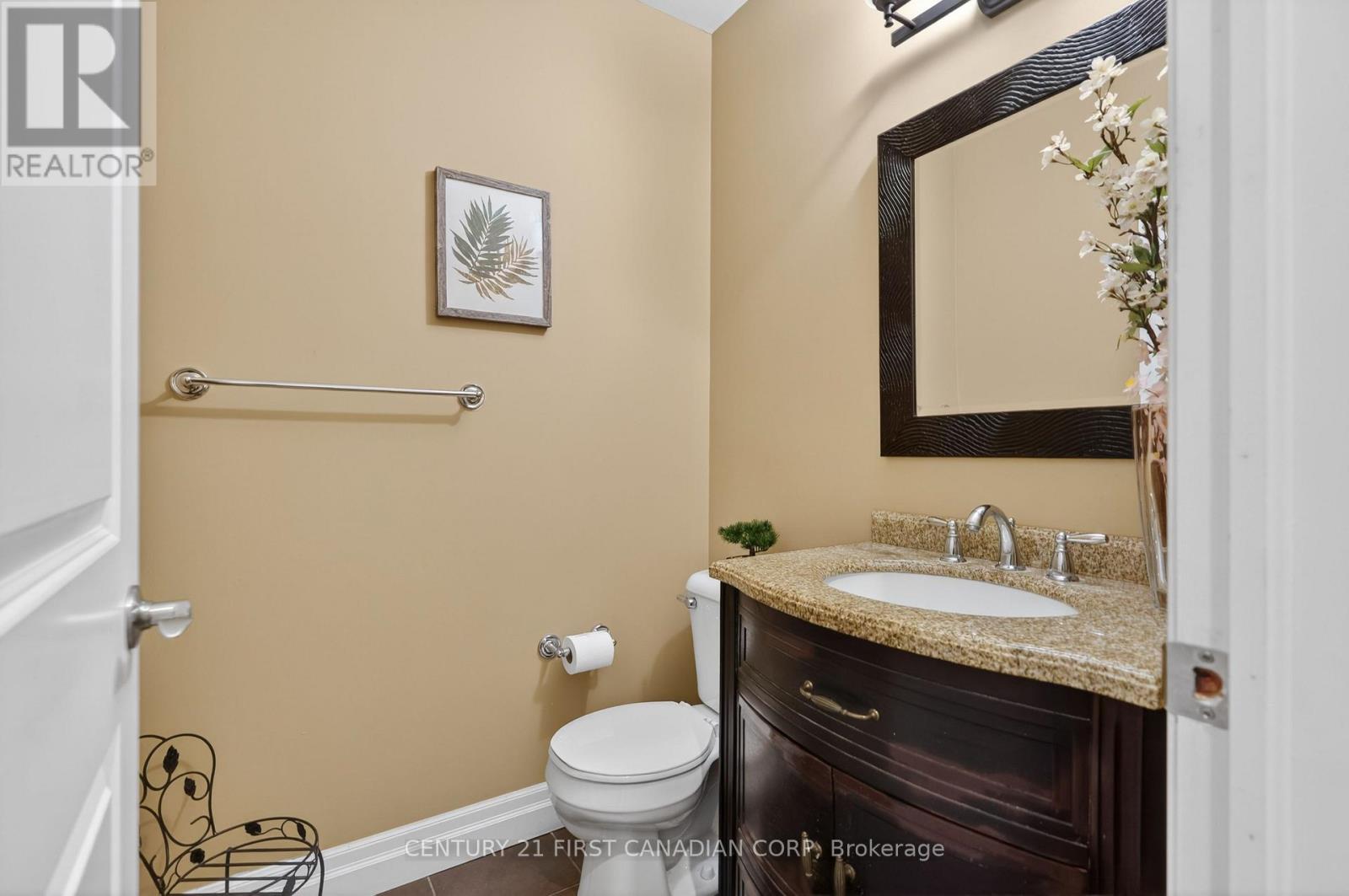 1310 Oakcrossing Road, London North, Ontario N6H 0C1 - Photo 19 - X12804064