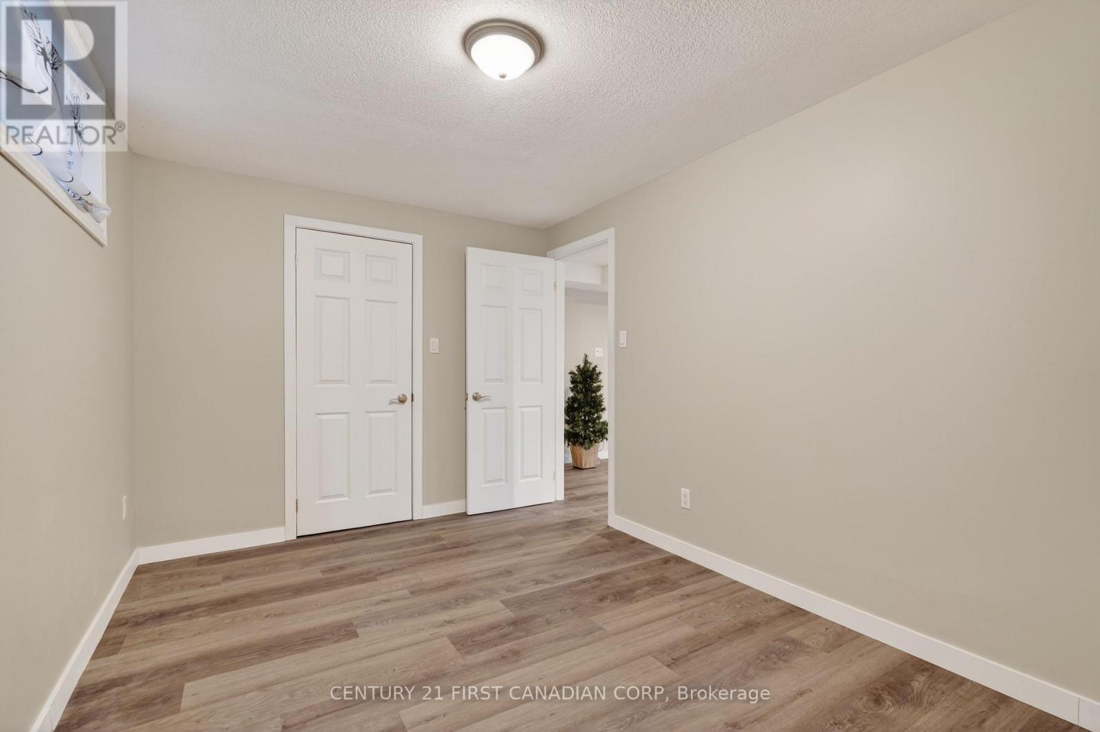 1310 Oakcrossing Road, London North, Ontario N6H 0C1 - Photo 34 - X12804064