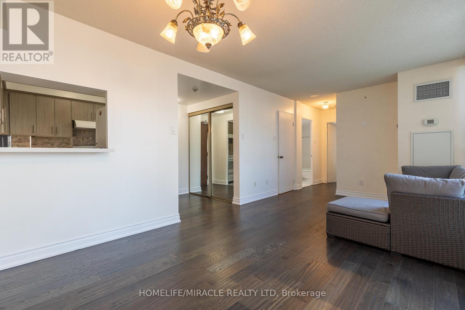 501 - 2901 Kipling Avenue, Toronto, Ontario  M9V 5E5 - Photo 7 - W12801148