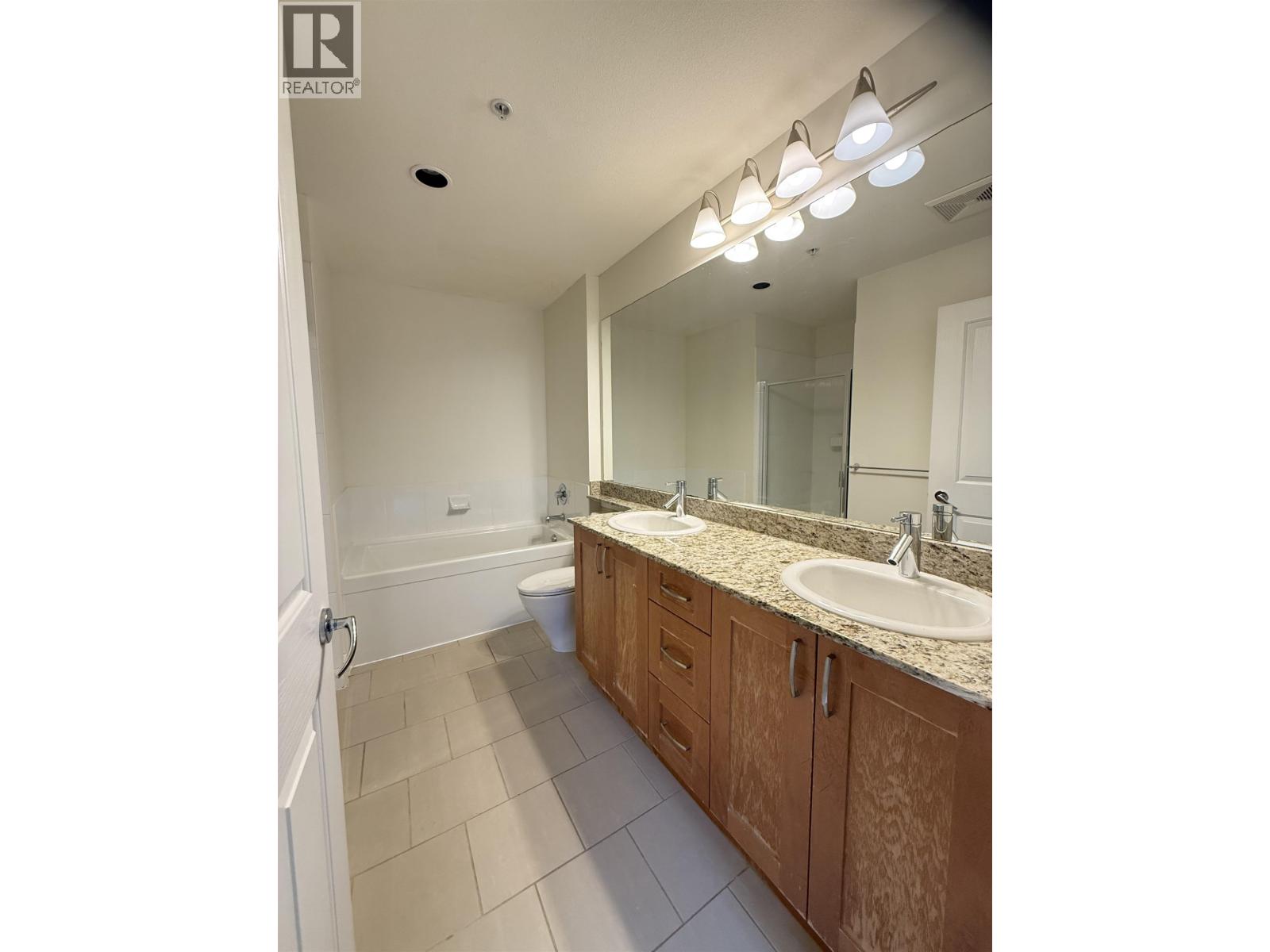 2602 Whiteley Court, North Vancouver, British Columbia  V7J 2R6 - Photo 13 - R3091794