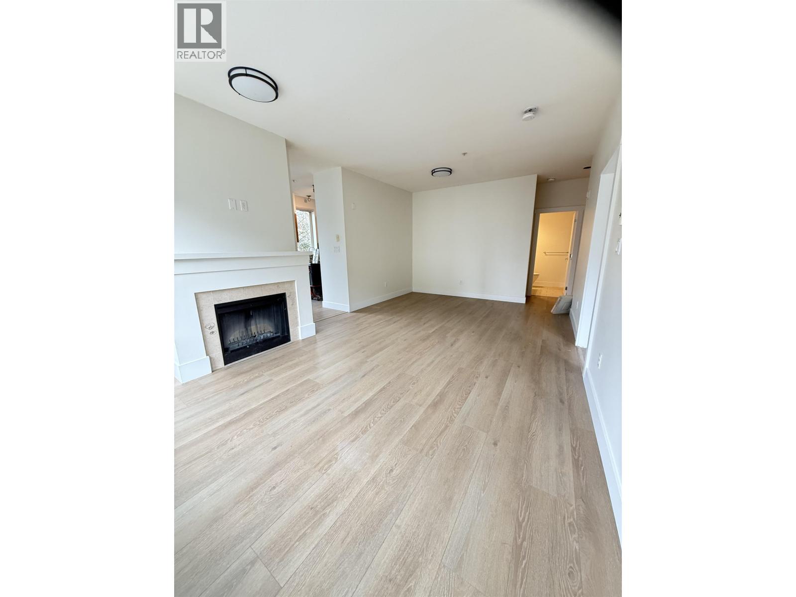 2602 Whiteley Court, North Vancouver, British Columbia  V7J 2R6 - Photo 2 - R3091794