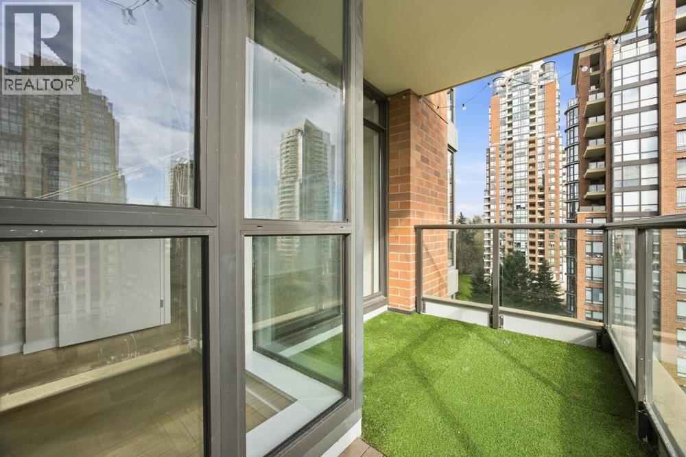 1003 6823 Station Hill Drive, Burnaby, British Columbia  V3N 0A9 - Photo 10 - R3091795