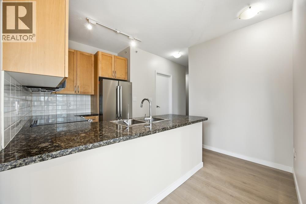 1003 6823 Station Hill Drive, Burnaby, British Columbia  V3N 0A9 - Photo 3 - R3091795