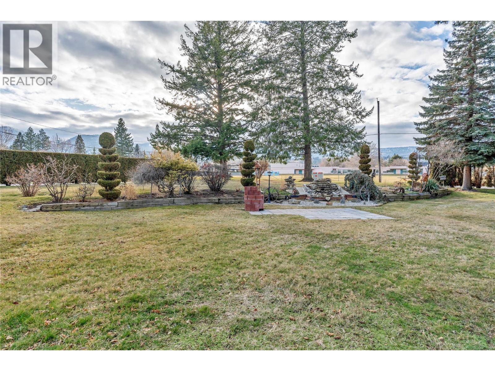 706 Miller Street, Summerland, British Columbia  V0H 1Z9 - Photo 6 - 10376481