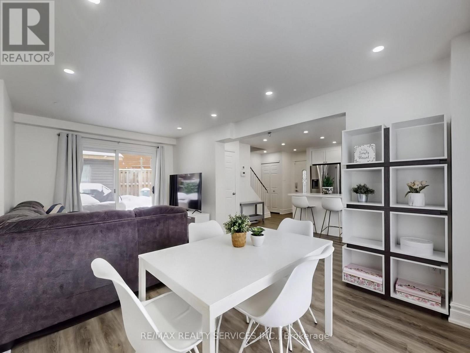 30 Haley Court, Brampton, Ontario  L6S 1N6 - Photo 10 - W12800652