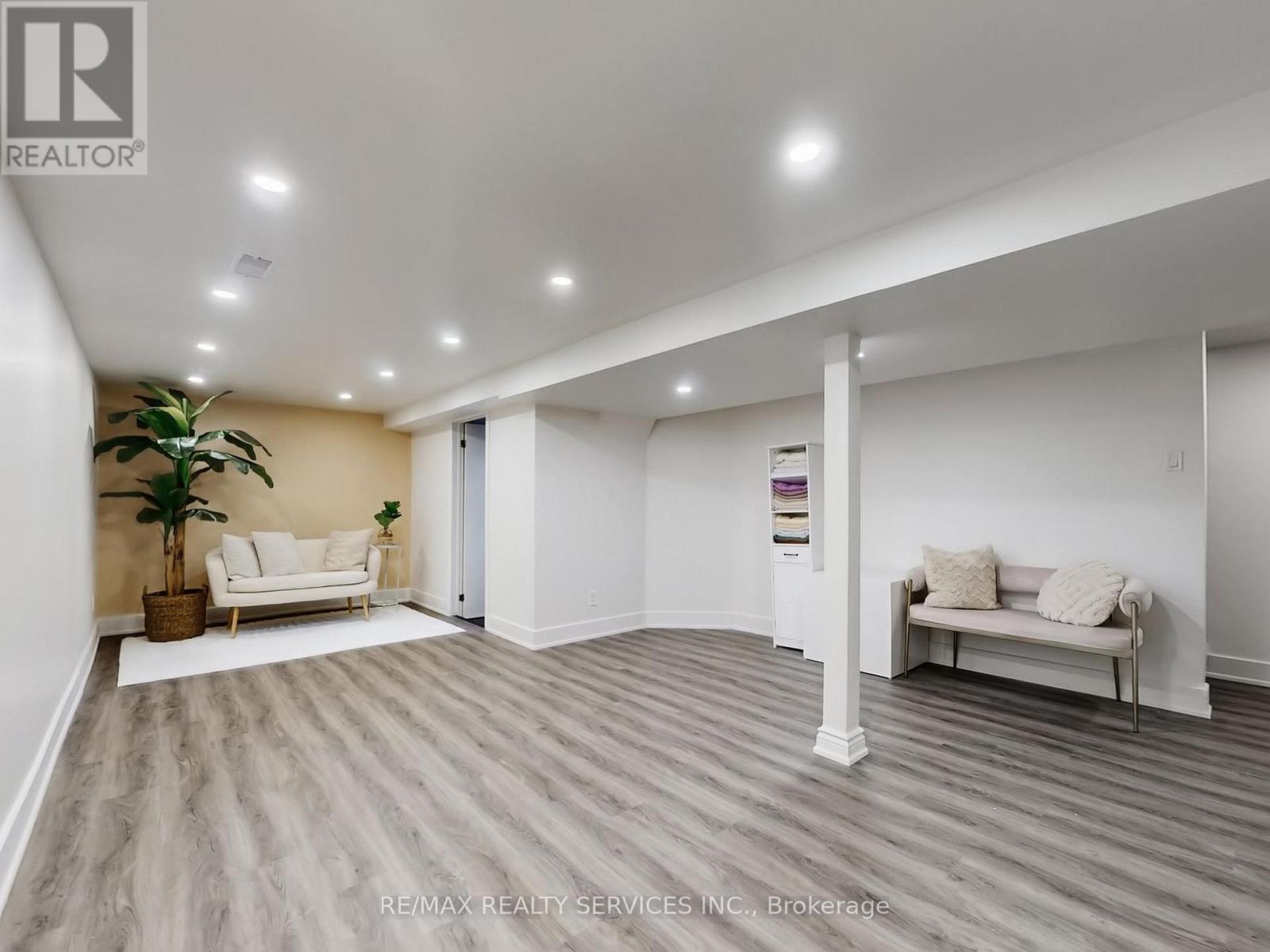 30 Haley Court, Brampton, Ontario  L6S 1N6 - Photo 27 - W12800652