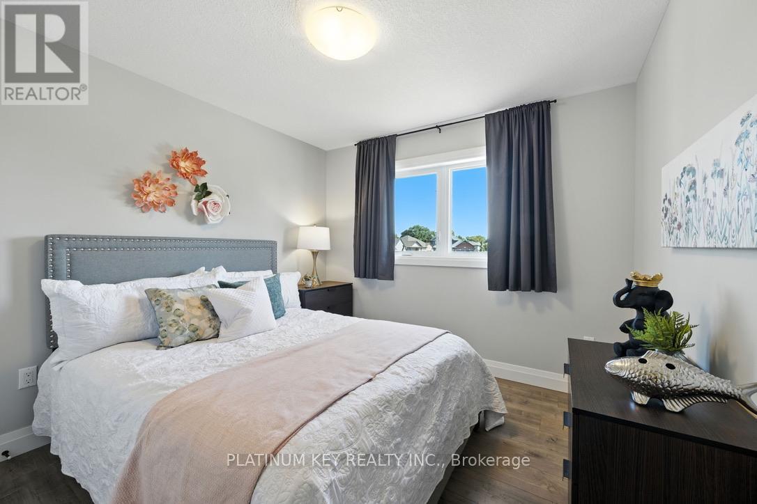 248 Snyders Avenue, Central Elgin, Ontario  N0L 1B0 - Photo 17 - X12493898