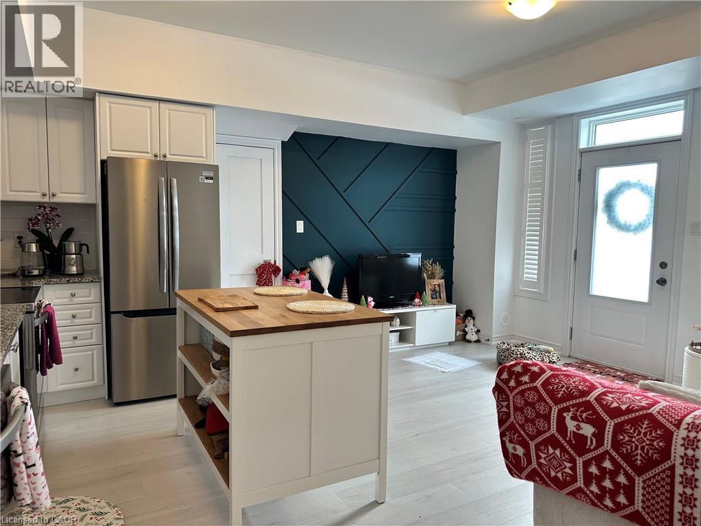 212 Law Drive, Guelph, Ontario  N1E 0P6 - Photo 2 - 40806304