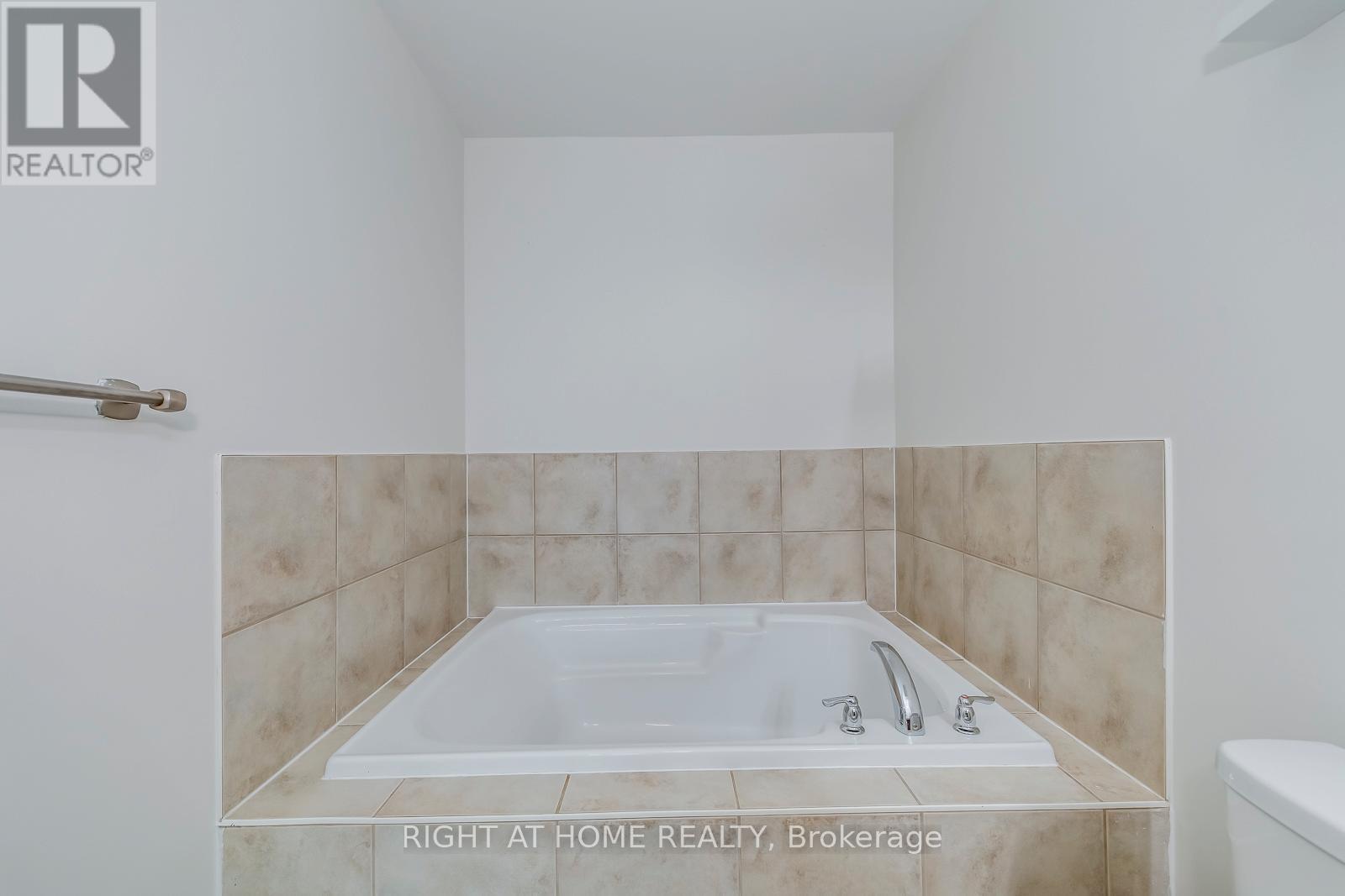 15 Eagle Trace Drive, Brampton, Ontario  L6R 0M3 - Photo 20 - W12804038