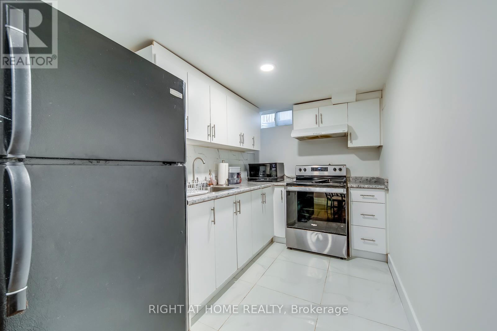 15 Eagle Trace Drive, Brampton, Ontario  L6R 0M3 - Photo 37 - W12804038