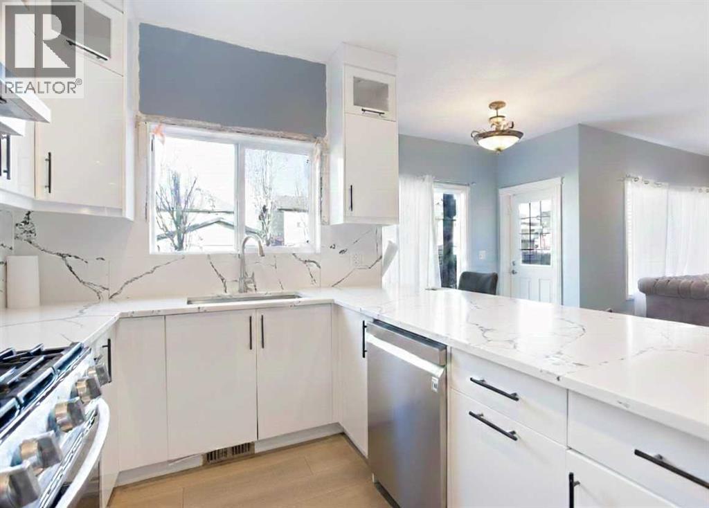 56 Baywater Court Sw, Airdrie, Alberta  T4B 0A9 - Photo 10 - A2286050