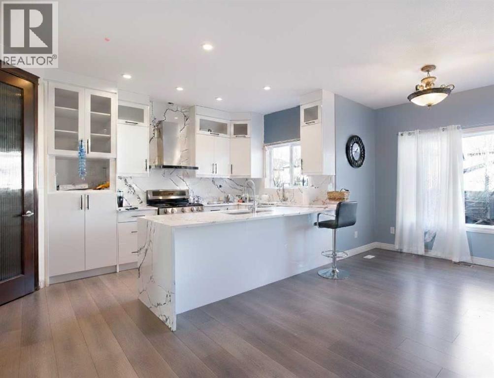 56 Baywater Court Sw, Airdrie, Alberta  T4B 0A9 - Photo 7 - A2286050