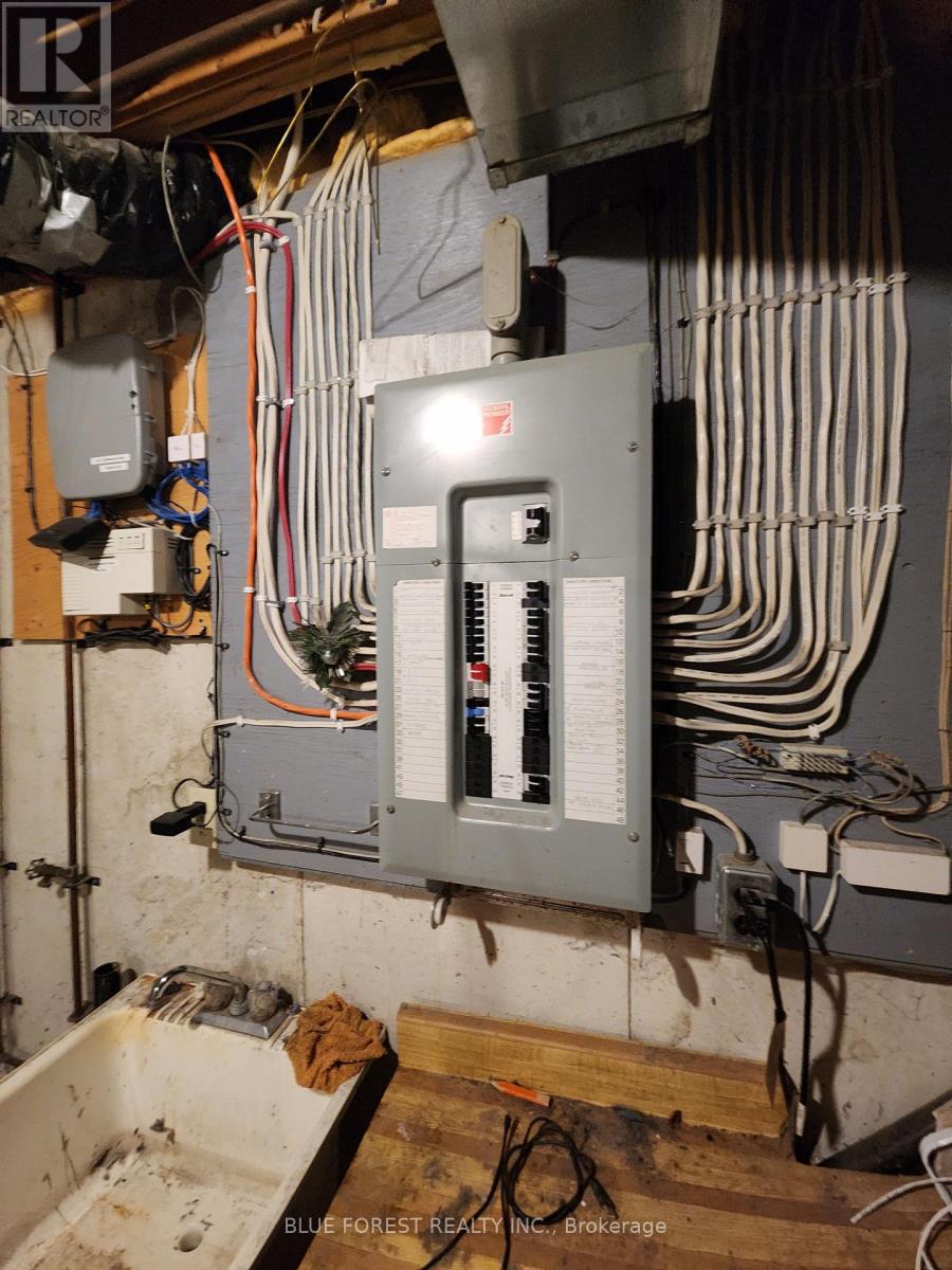 36259 Gore Road, South Huron, Ontario  N0M 1T0 - Photo 13 - X12804128