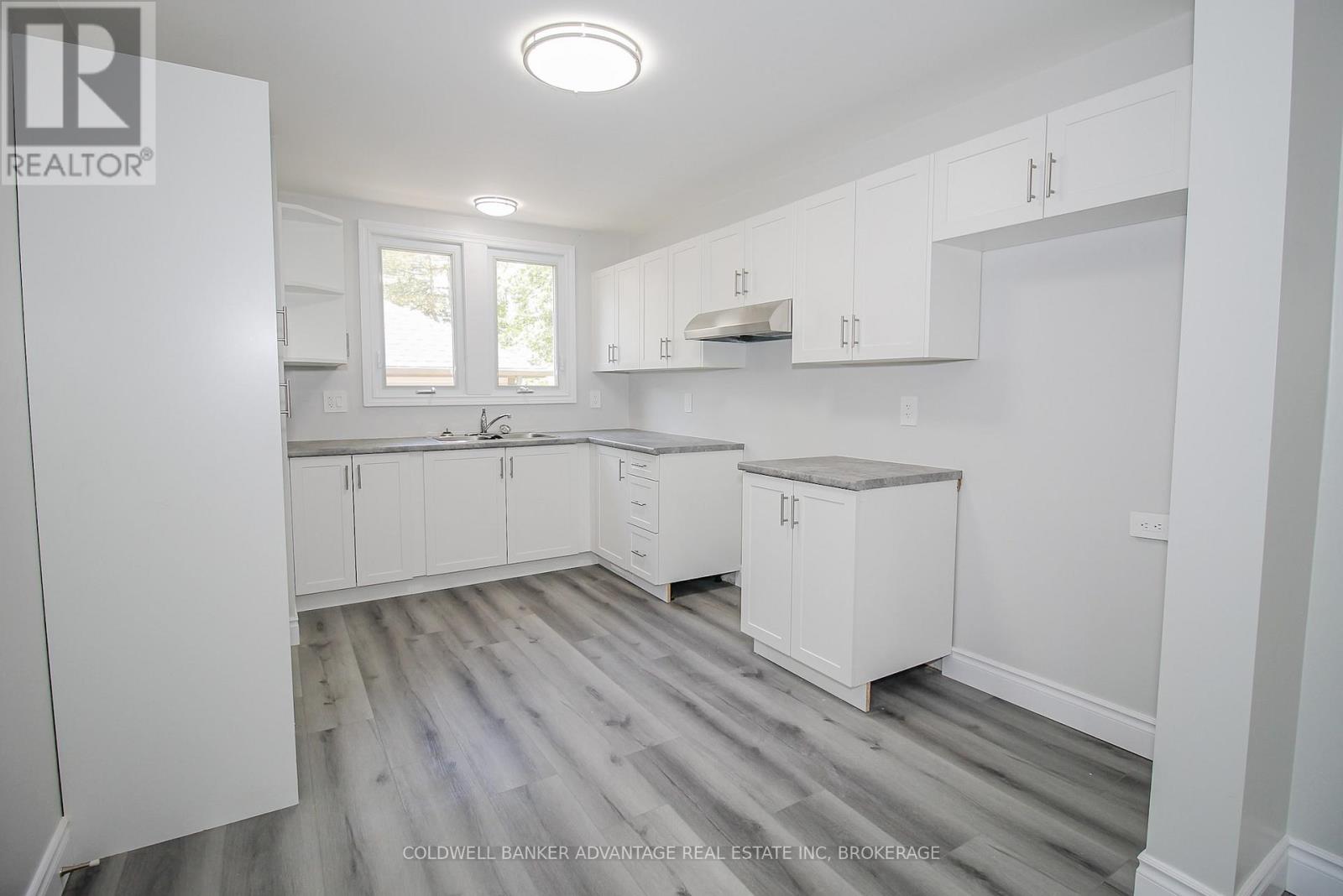 378 Thorold Road, Welland, Ontario  L3C 3W6 - Photo 10 - X12804142