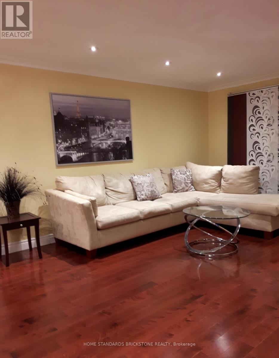 126 Brighton Avenue, Toronto, Ontario  M3H 4C8 - Photo 4 - C12804090