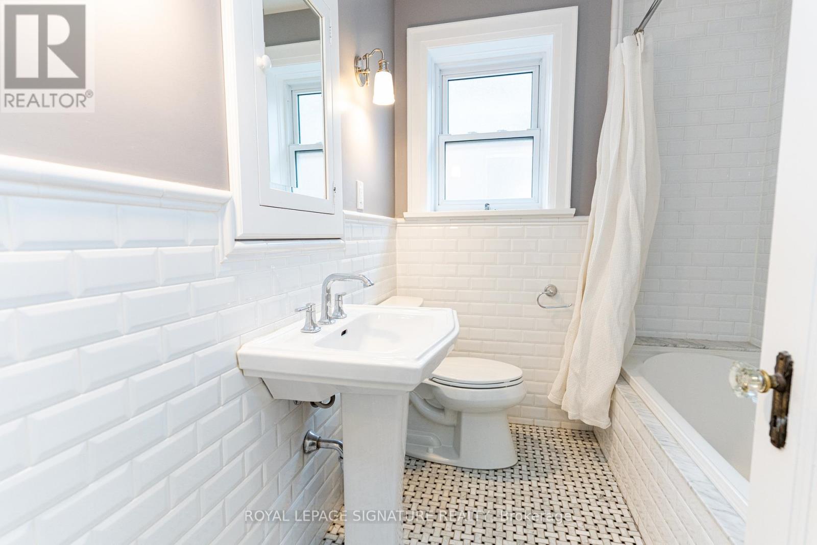 184 Lawrence Avenue E, Toronto, Ontario  M4N 1T1 - Photo 5 - C12804098