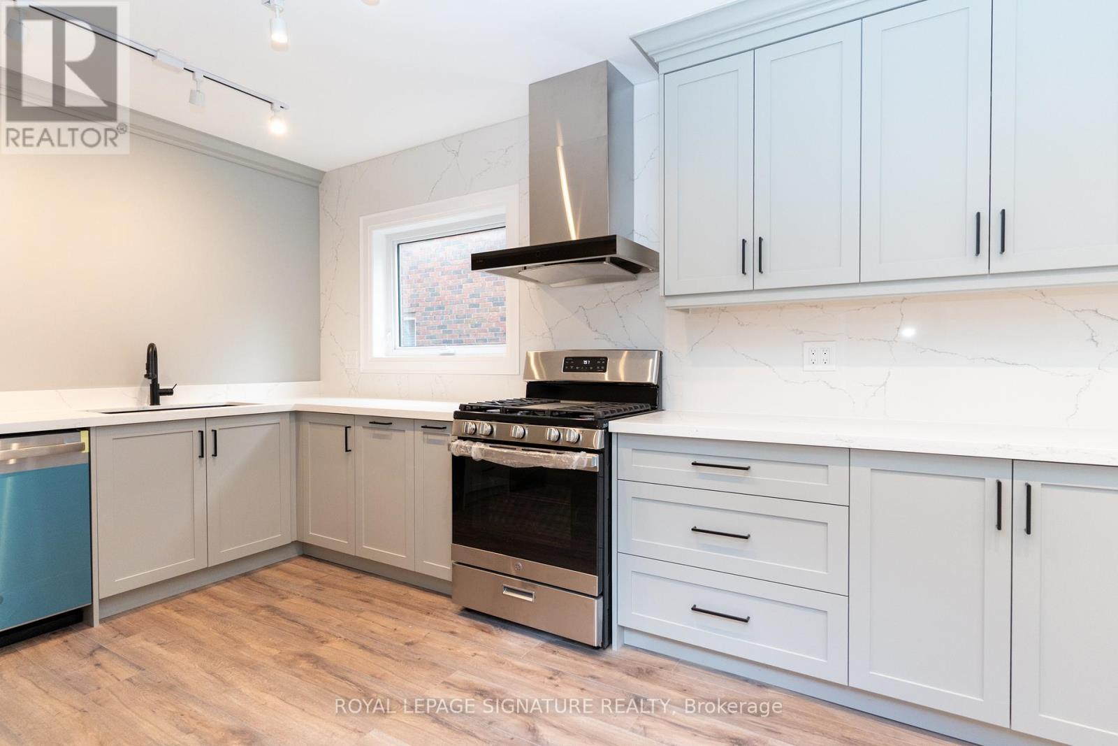 184 Lawrence Avenue E, Toronto, Ontario  M4N 1T1 - Photo 9 - C12804098