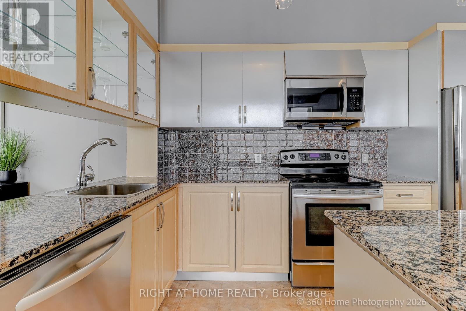 1408 - 797 Don Mills Road, Toronto, Ontario  M3C 1V1 - Photo 8 - C12804114