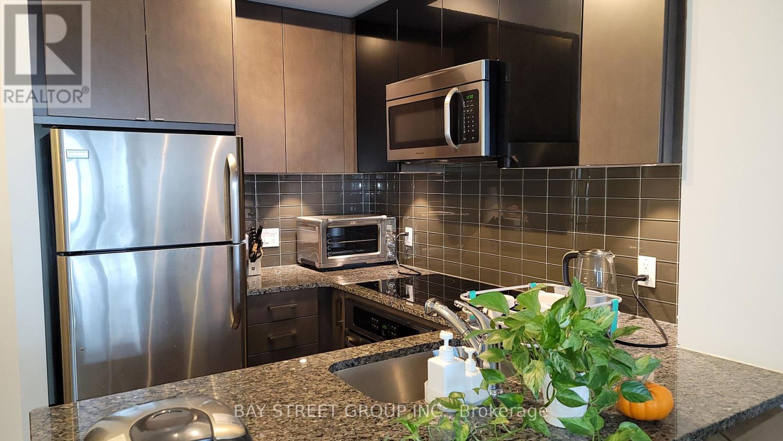 1713 - 98 Lillian Street, Toronto, Ontario  M4S 0A5 - Photo 4 - C12804170