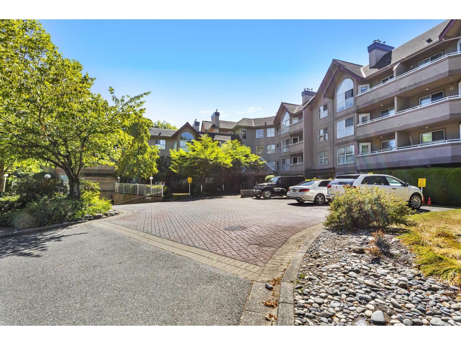 310 7435 121a Street, Surrey, British Columbia  V3W 0W8 - Photo 2 - R3091755