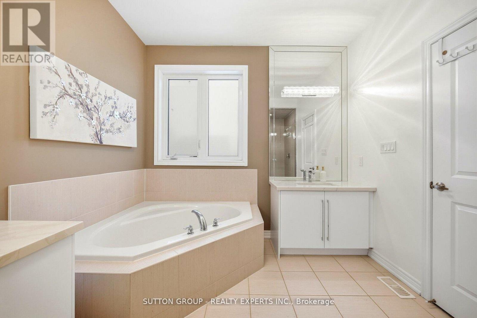 146 Beaconsfield Drive, Vaughan, Ontario  L4H 4L7 - Photo 24 - N12804086