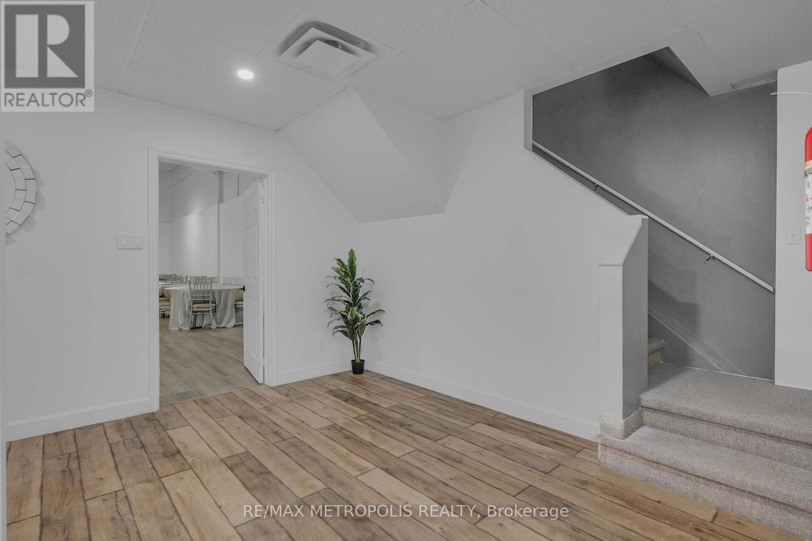 6 - 117 Ringwood Drive, Whitchurch-Stouffville, Ontario  L4A 8C1 - Photo 10 - N12804112