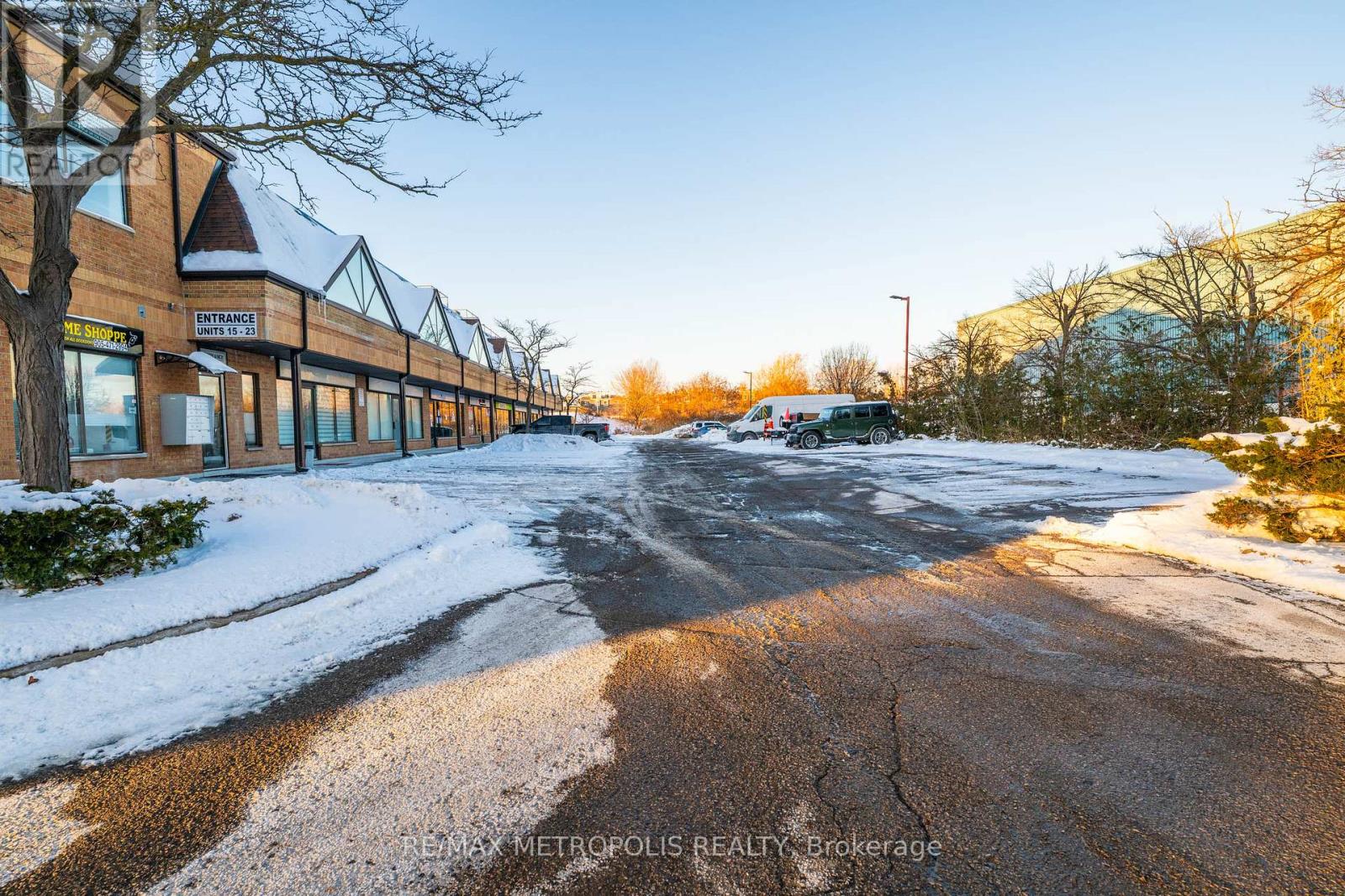 6 - 117 Ringwood Drive, Whitchurch-Stouffville, Ontario  L4A 8C1 - Photo 2 - N12804112