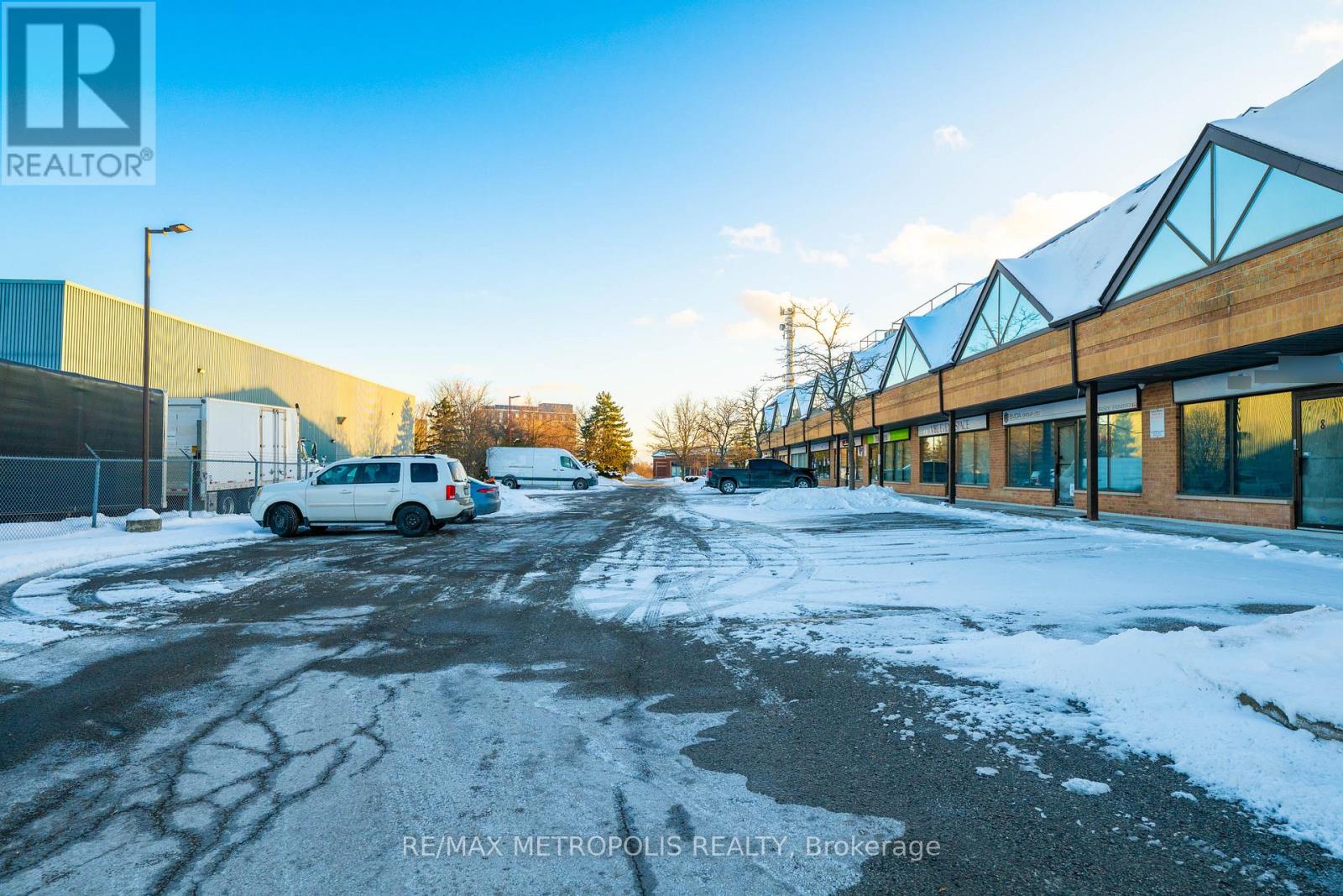 6 - 117 Ringwood Drive, Whitchurch-Stouffville, Ontario  L4A 8C1 - Photo 3 - N12804112