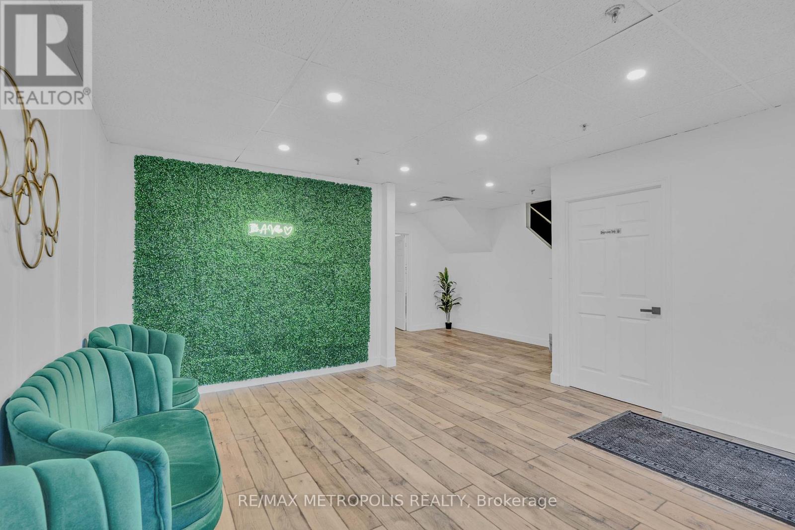 6 - 117 Ringwood Drive, Whitchurch-Stouffville, Ontario  L4A 8C1 - Photo 8 - N12804112