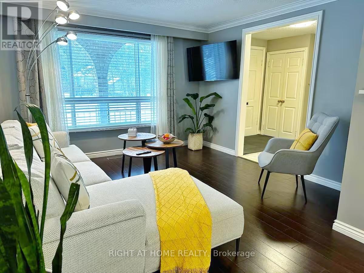 109 Yongehurst Road, Richmond Hill, Ontario  L4C 3T3 - Photo 2 - N12804122