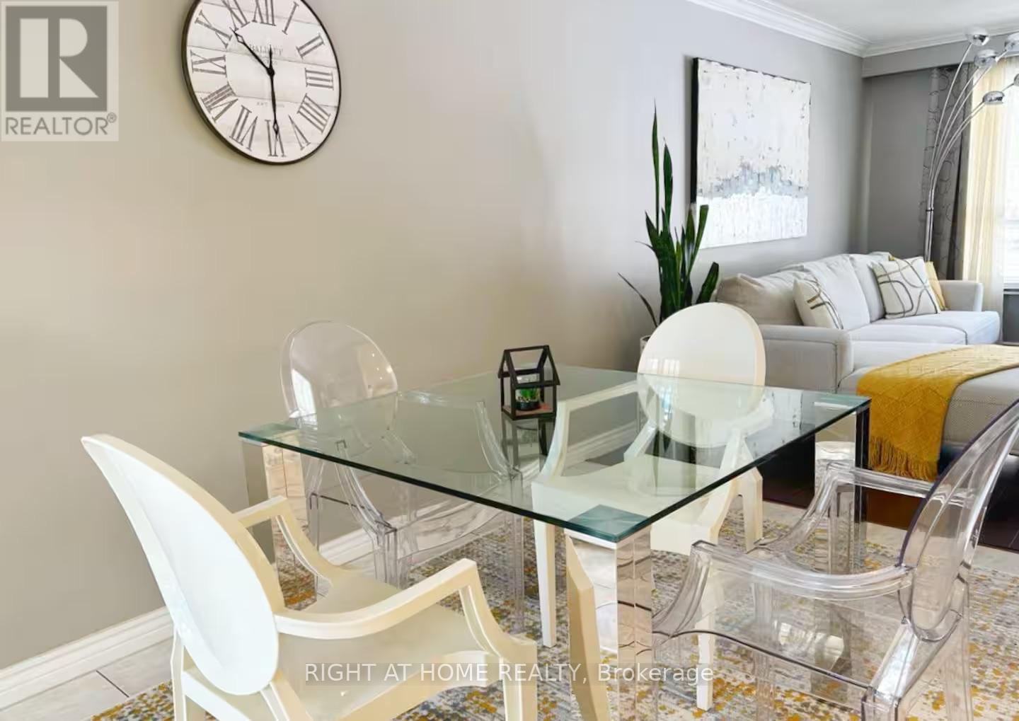 109 Yongehurst Road, Richmond Hill, Ontario  L4C 3T3 - Photo 9 - N12804122