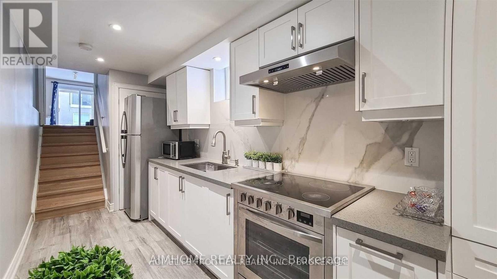 Bsmt - 10 Portsmouth Road, Vaughan, Ontario  L6A 3E7 - Photo 9 - N12804132