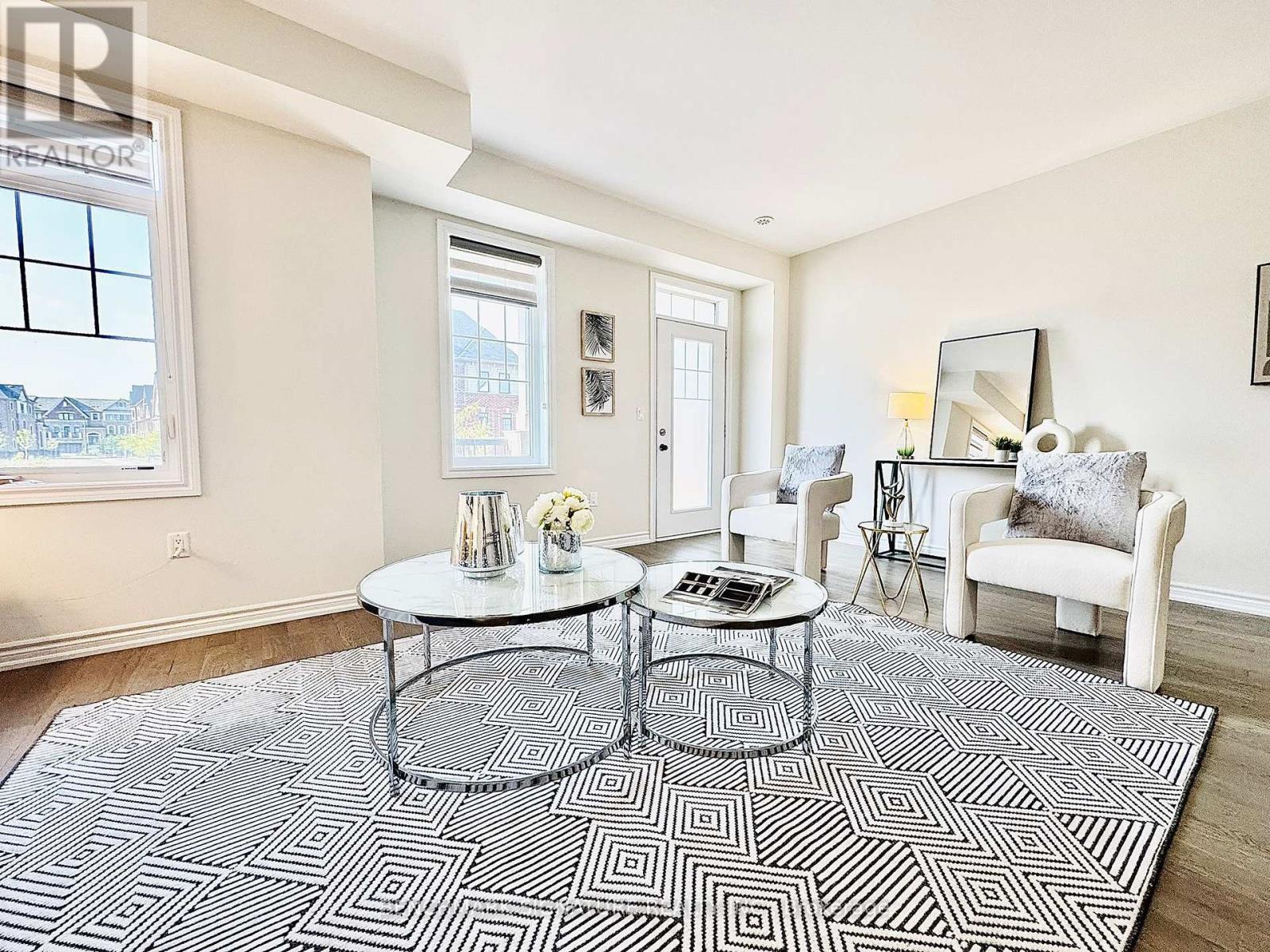 29 George Peach Avenue, Markham, Ontario  L6C 0Z2 - Photo 9 - N12804146