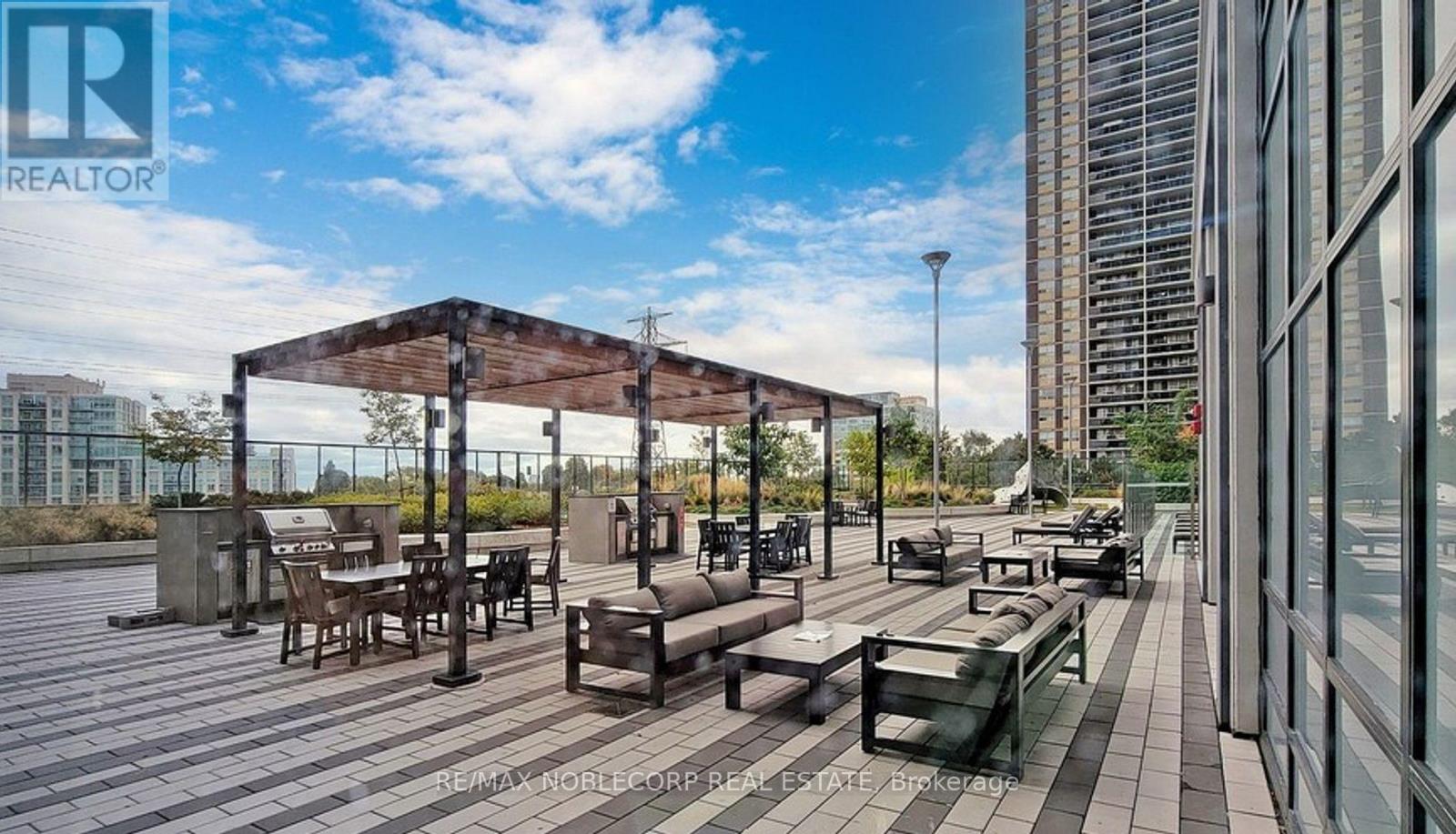 215 - 9 Mabelle Avenue, Toronto, Ontario  M9A 4X7 - Photo 9 - W12804024