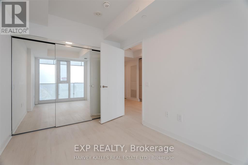 1905 - 3900 Confederation Parkway, Mississauga, Ontario  L5B 0K7 - Photo 10 - W12804070