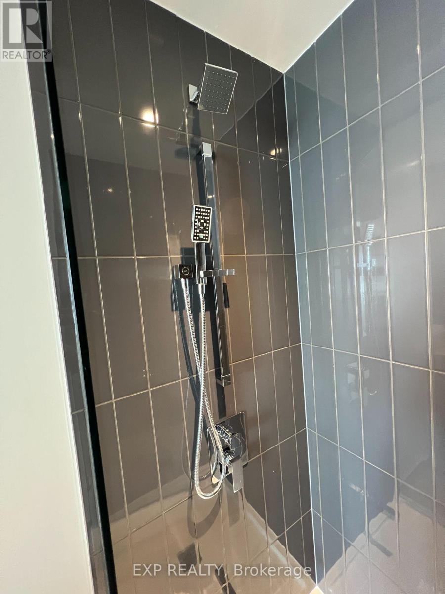 1905 - 3900 Confederation Parkway, Mississauga, Ontario  L5B 0K7 - Photo 12 - W12804070