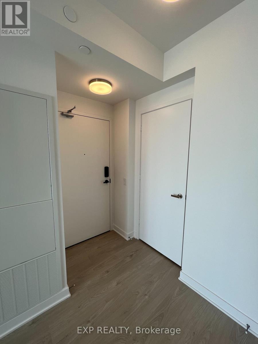 1905 - 3900 Confederation Parkway, Mississauga, Ontario  L5B 0K7 - Photo 3 - W12804070