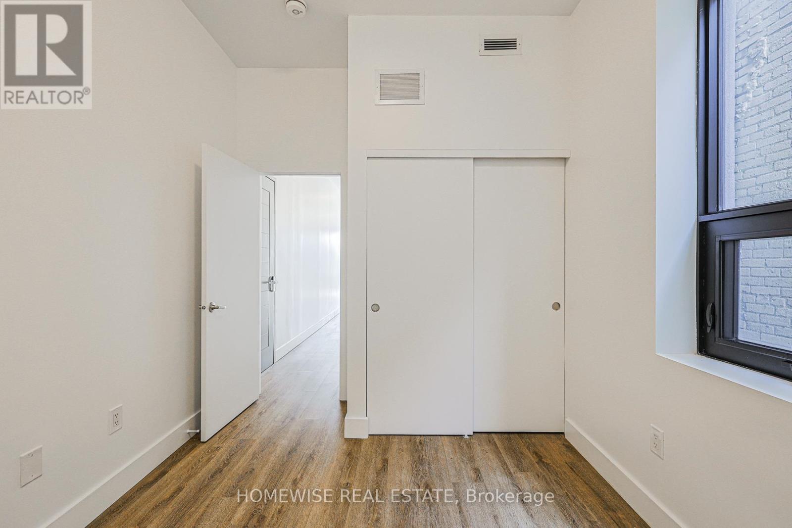 201 - 3020 Dundas Street W, Toronto, Ontario  M6P 1Z3 - Photo 14 - W12804084