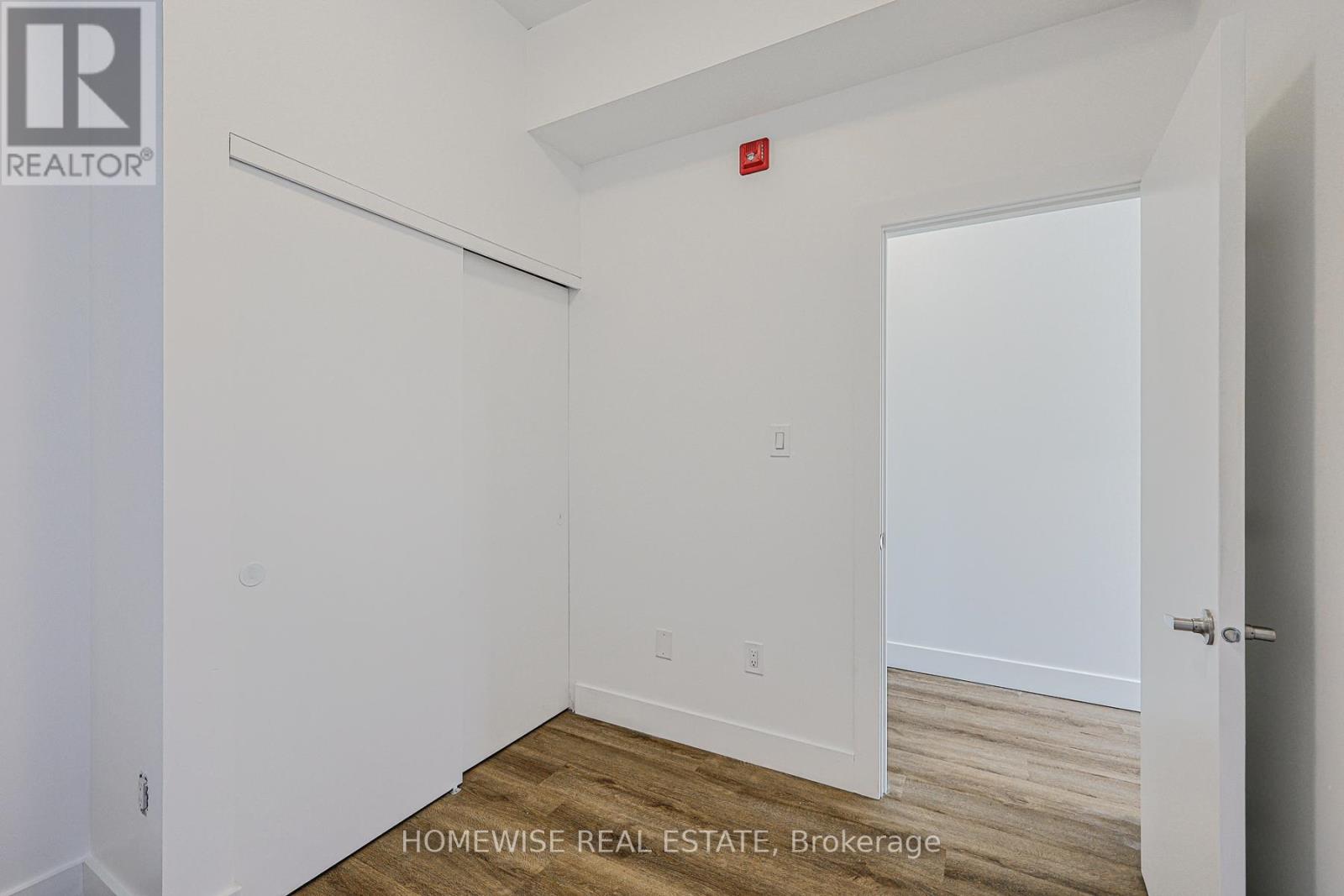 201 - 3020 Dundas Street W, Toronto, Ontario  M6P 1Z3 - Photo 17 - W12804084