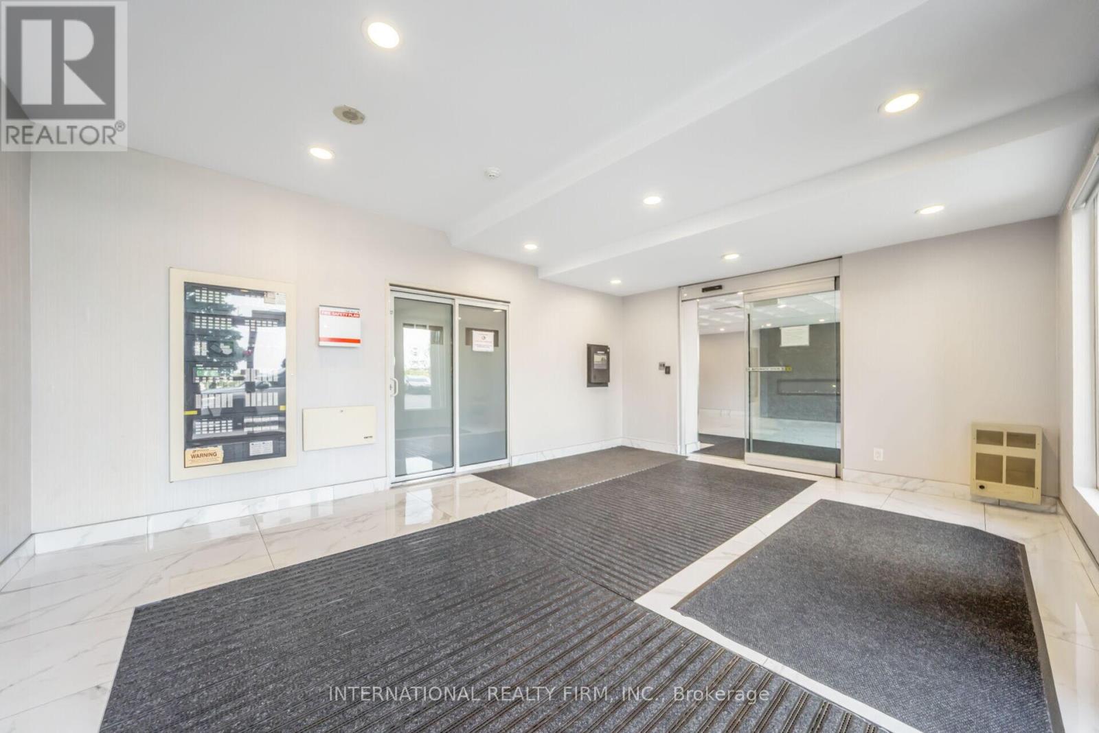 502 - 115 Hillcrest Avenue, Mississauga, Ontario  L5B 3Y9 - Photo 18 - W12804096