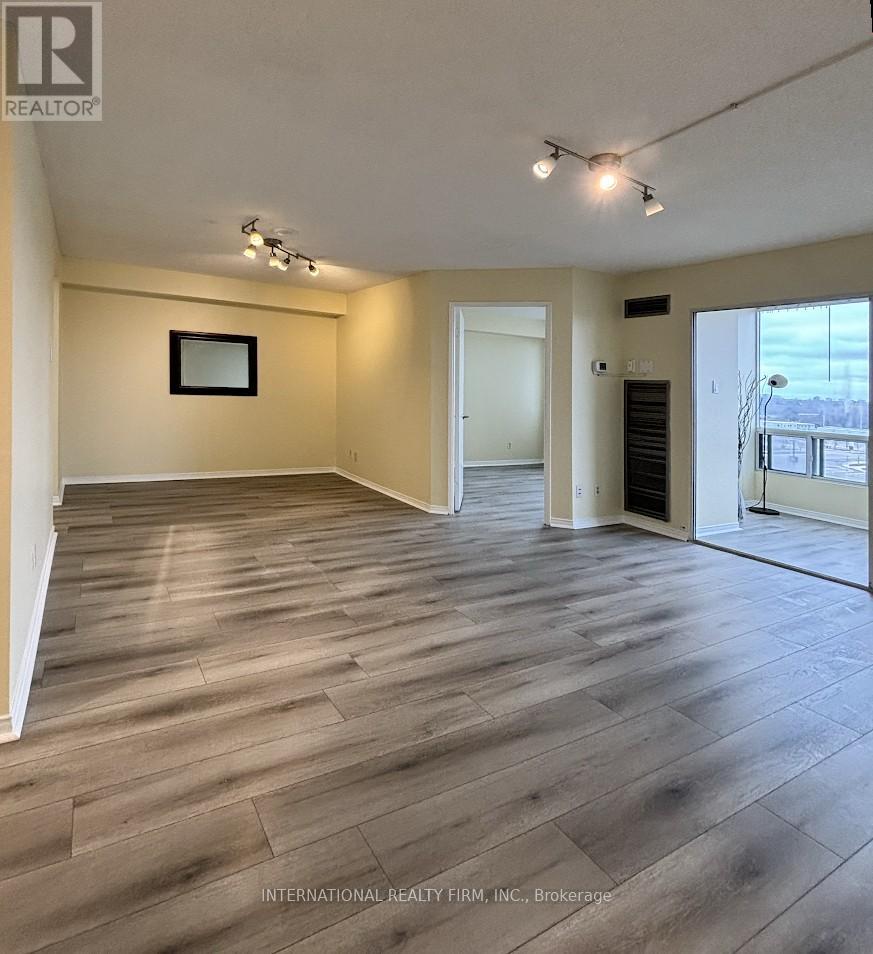 502 - 115 Hillcrest Avenue, Mississauga, Ontario  L5B 3Y9 - Photo 7 - W12804096