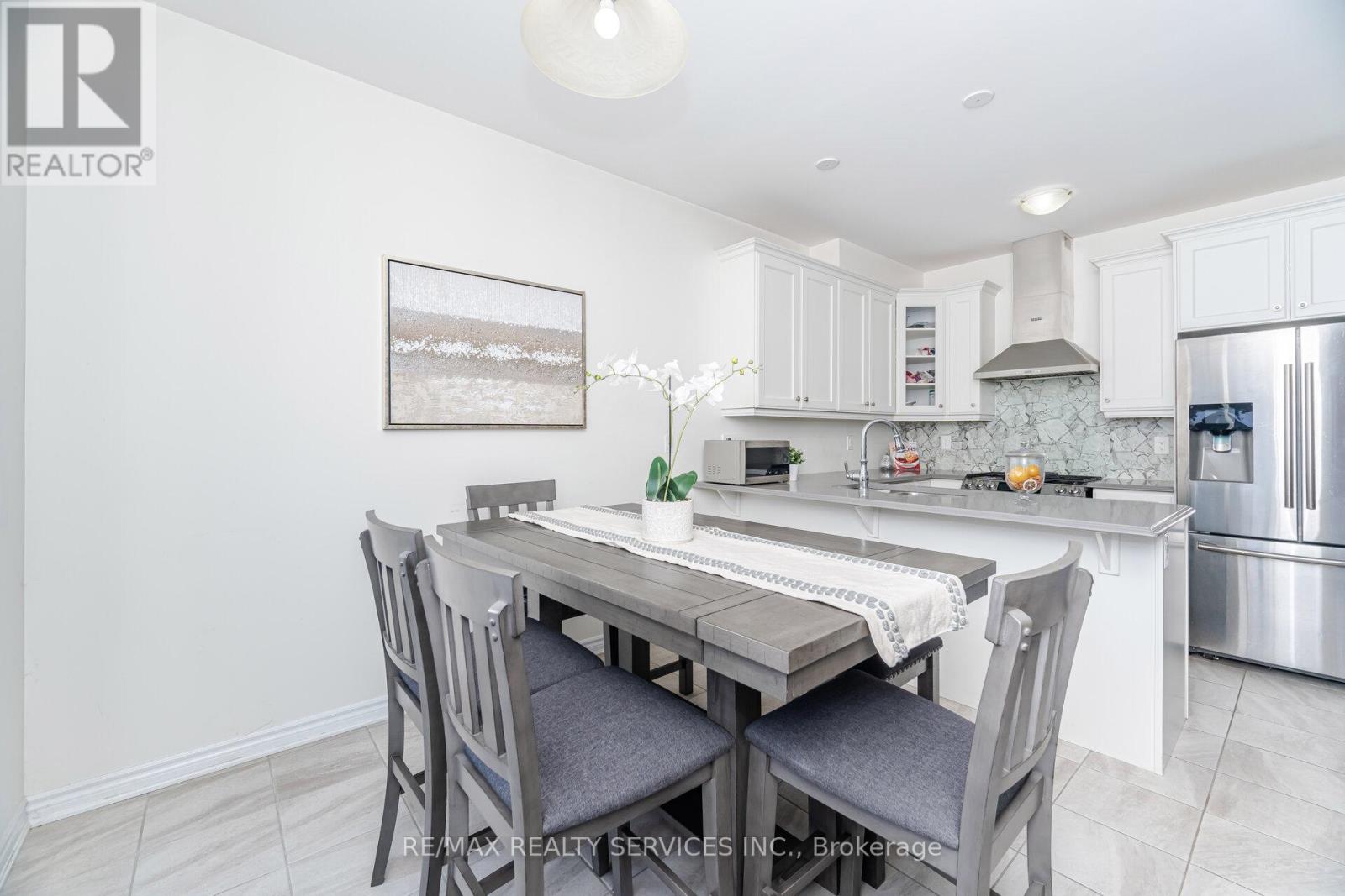 17 Averill Road, Brampton, Ontario  L7A 5A7 - Photo 12 - W12804126